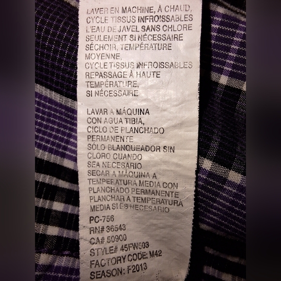 An Izod mens long sleeve button-down 100% cotton in a size medium. EUC. - Picture 6 of 7